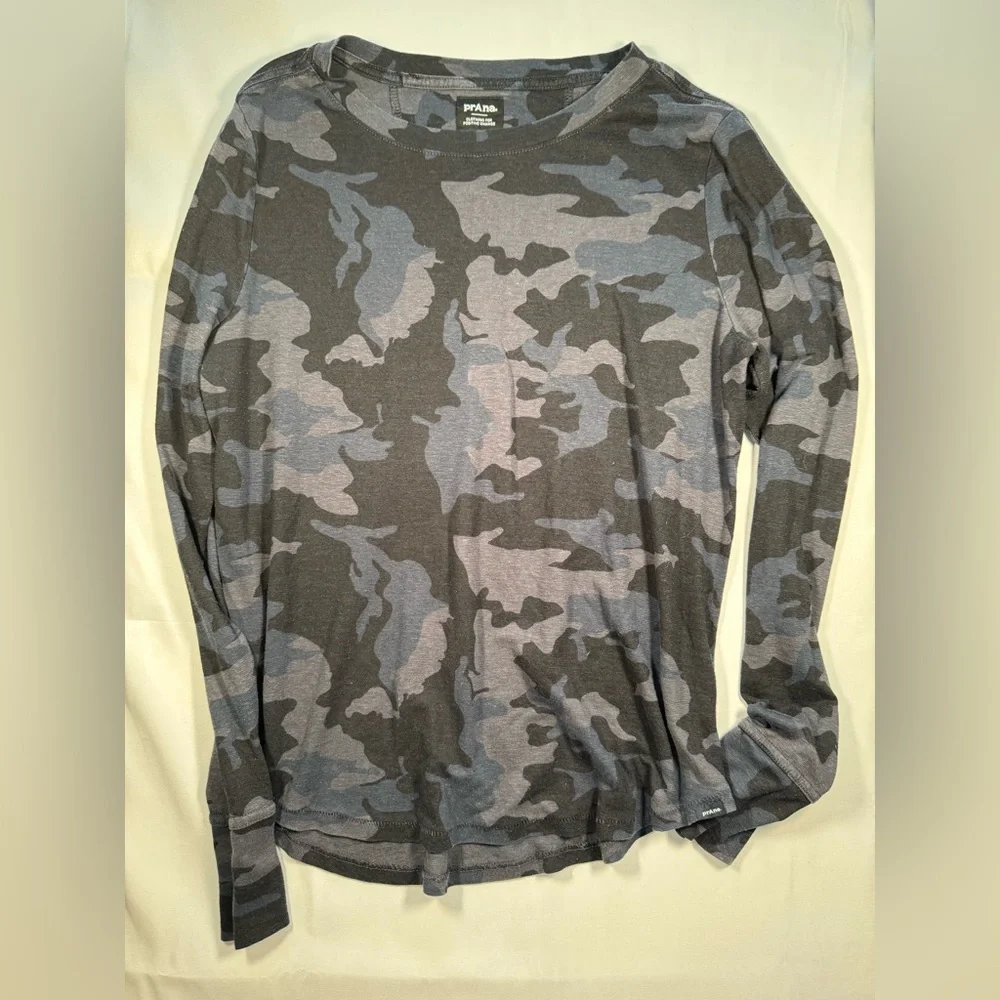 Prana Gray Camo Shirt - Picture 2 of 5